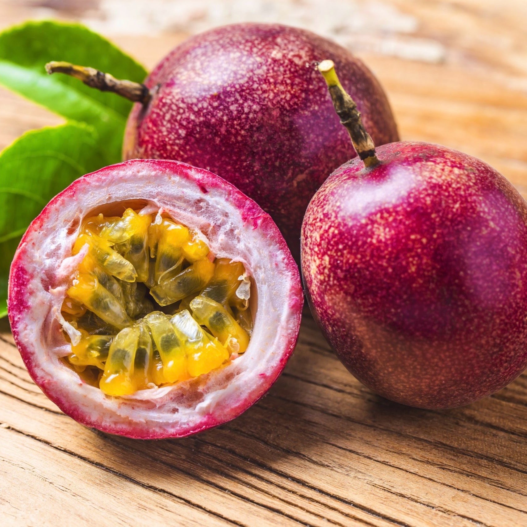 100 Purple Passion Fruit Seeds (Passiflora edulis) – Tropical Climbing Plant, Exotic Fruit” Maracuya